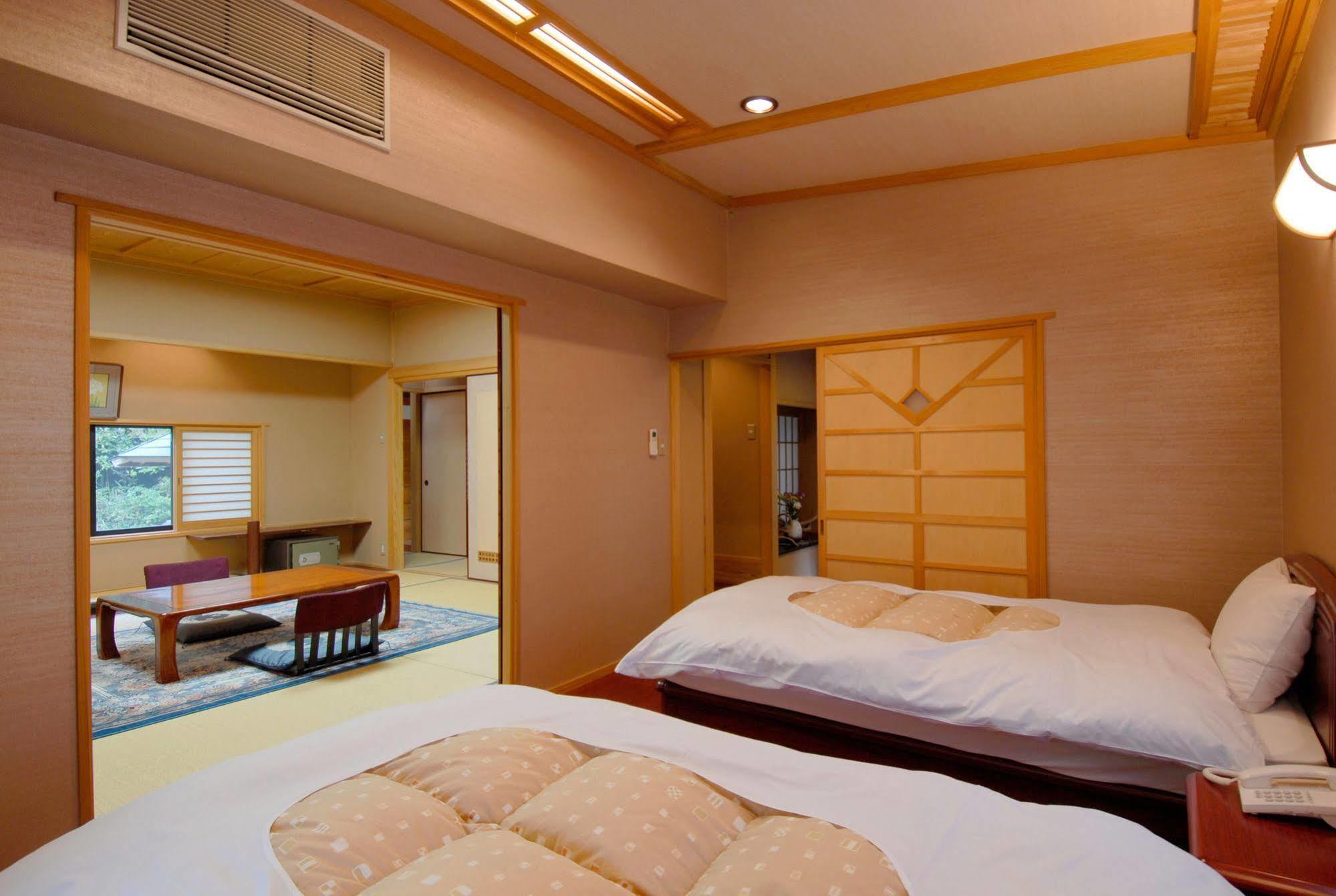 Hotel Baien Oita Esterno foto